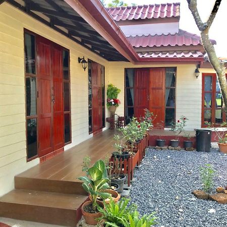Апартаменты Grandma'S House Накхоннайок Экстерьер фото